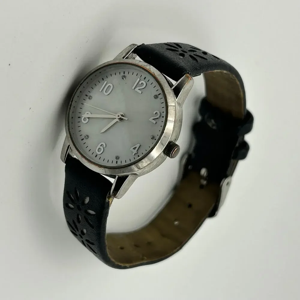 Women’s Mother Pearl Dial Black Leather Women’s Watch Working New Battery